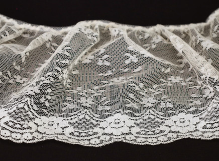 Natural 4" 1yd Gathered Lace 473