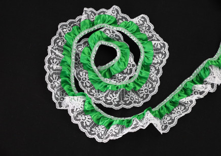 Gathered Lace 652 With 5/8" Single Face Satin Ribbon  White / Emerald Ribbon