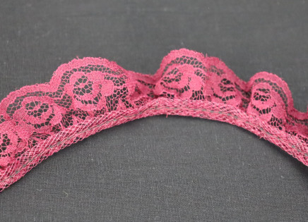 Burgundy 1-1/4" 1yd Gathered Lace 2611